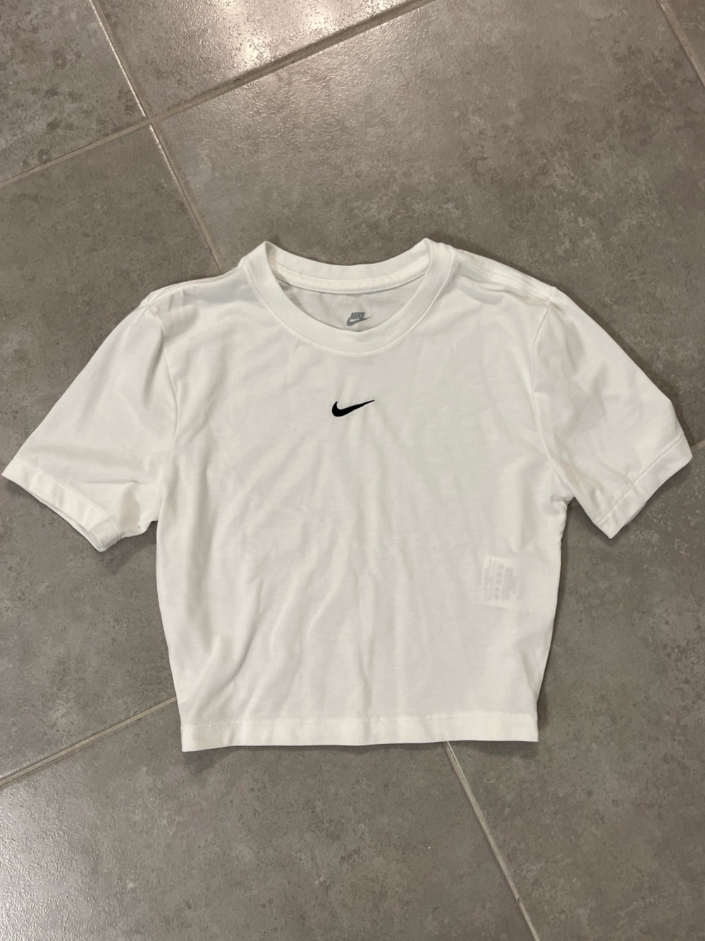 White Nike cropped tshirt. Size XS. - Picture 1 of 3